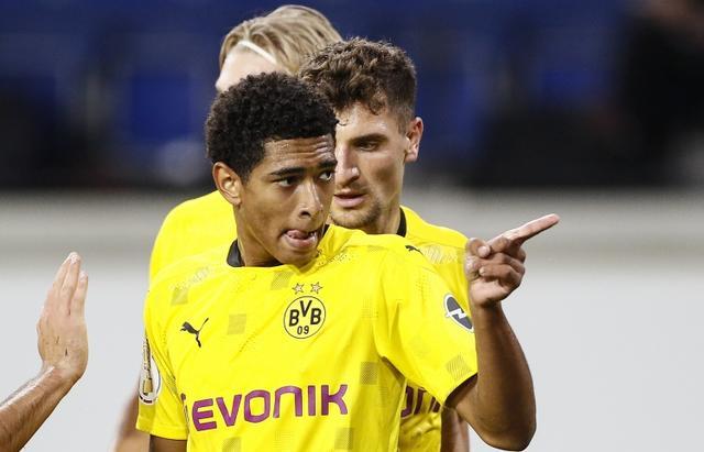 球队中场控 球队中场控